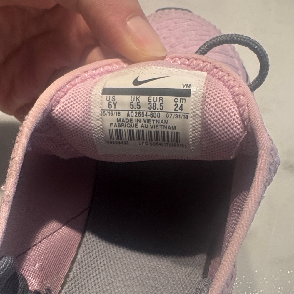 Nike Kids Sneakers in Lavender and Gray - Picture 4 of 7